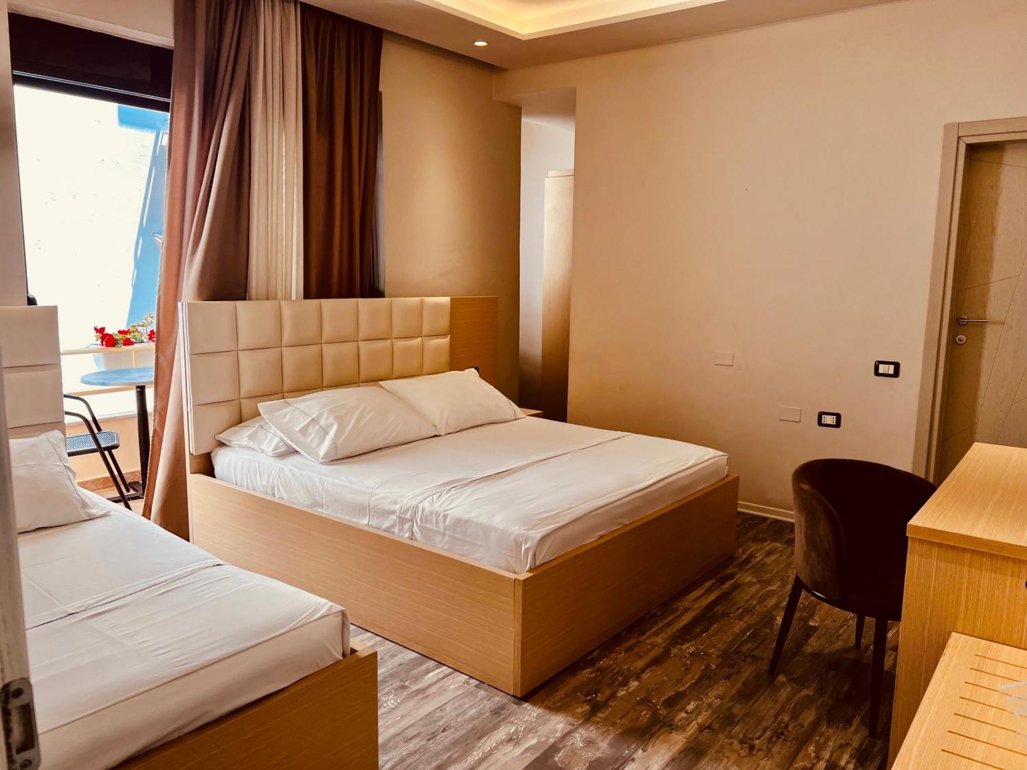 Hotel Lungomare Vlorë Exterior foto